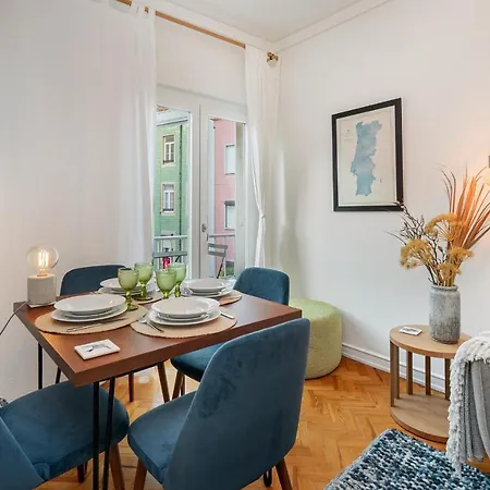 Whome | Estrela Family Perfect For Families & Friends Apartment