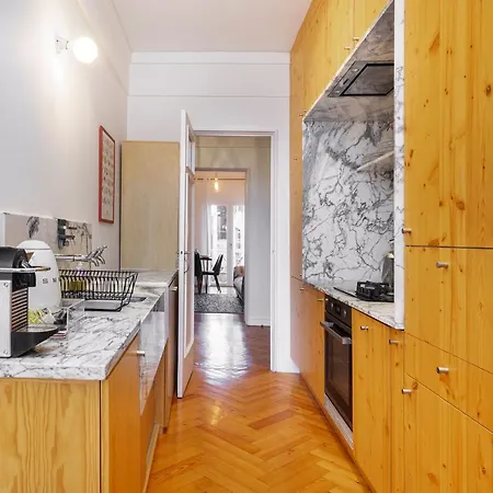 Whome | Estrela Family Perfect For Families & Friends Apartment